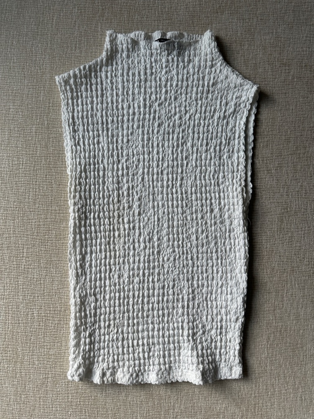 Zara White Sleeveless Crinkle Mock Neck Tank